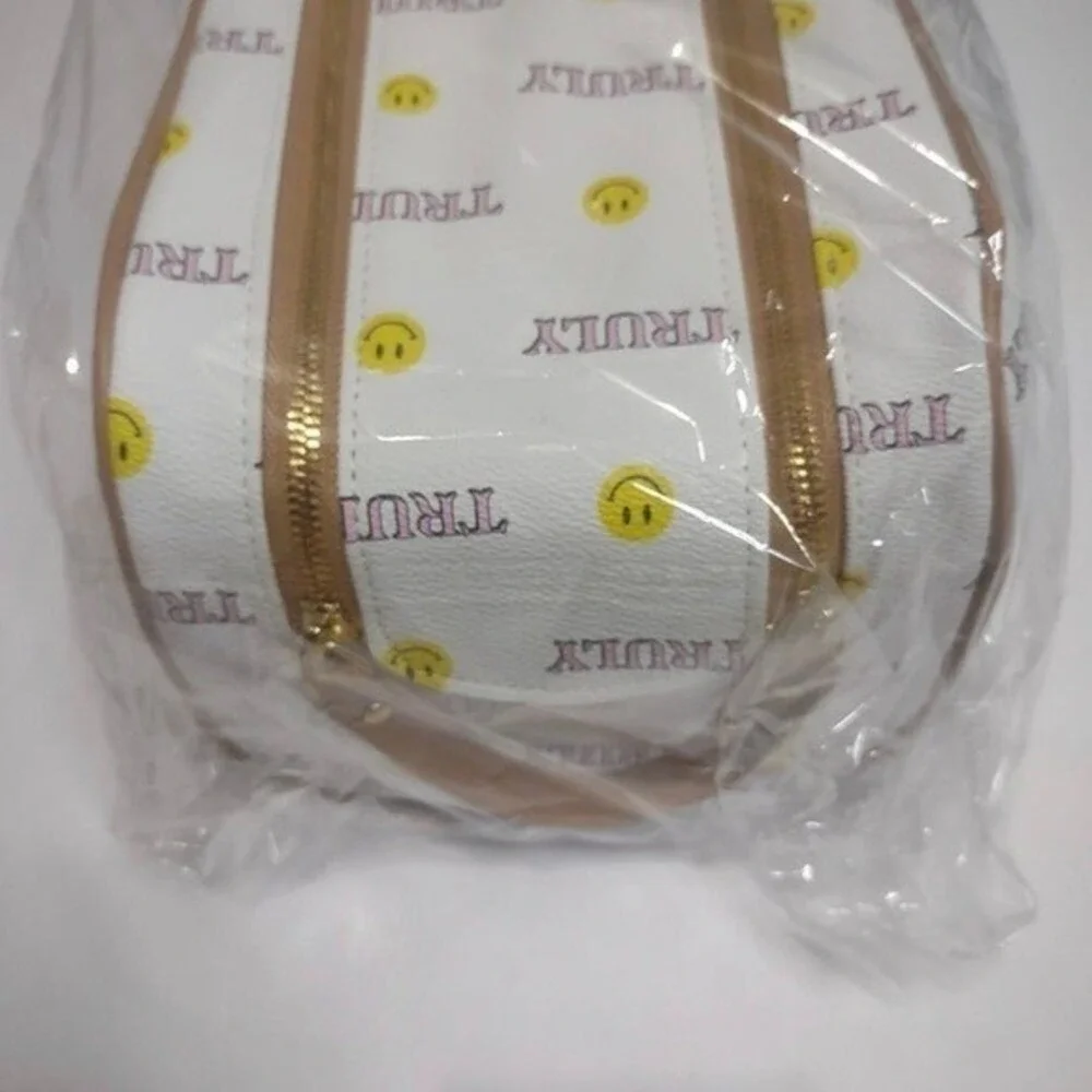Truly Beauty Los Angeles Smiley Face Logo White Cosmetic Makeup Travel Bag NEW